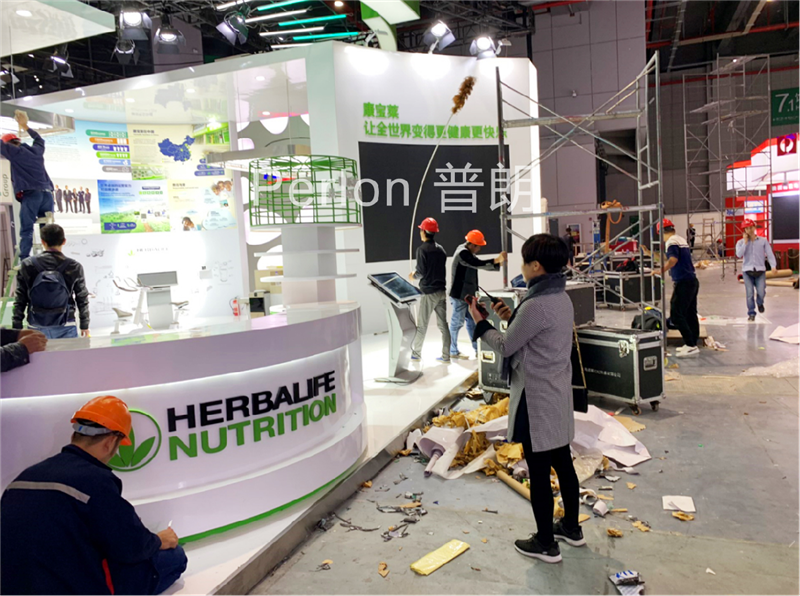 進(jìn)博會康寶萊展臺搭建現(xiàn)場圖片